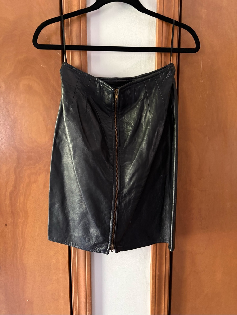 Vakko Black Leather Pencil Skirt with Front Zip